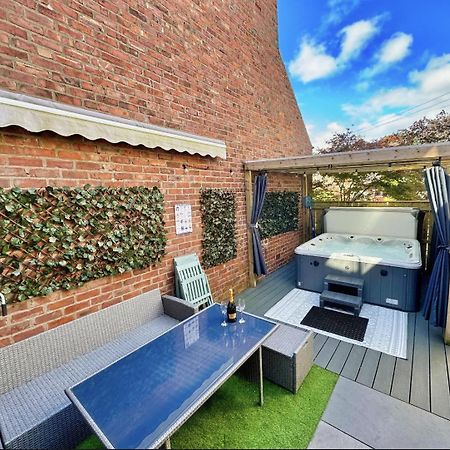 Hot Tub, Free Parking, Near Shops & Restaurants, Location 1M To City Apartment Jesmond Exterior photo