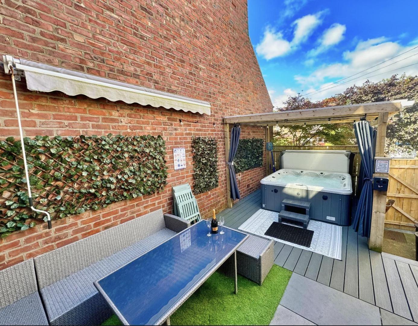 Hot Tub, Free Parking, Near Shops & Restaurants, Location 1M To City Apartment Jesmond Exterior photo